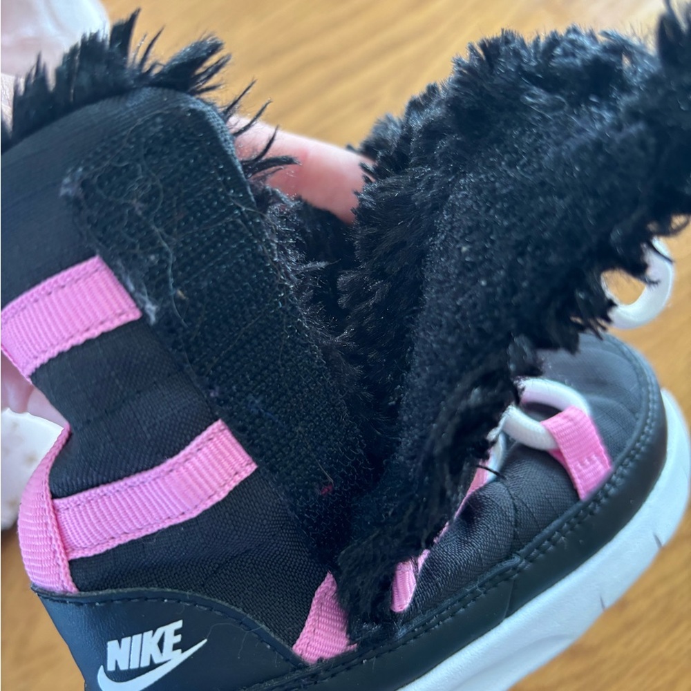 Nike boot - Picture 3 of 6